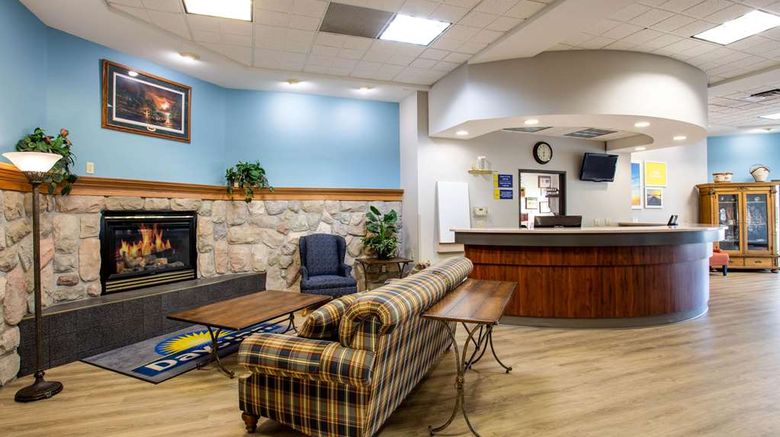 <b>Days Inn Marquette Lobby</b>. Images powered by <a href="https://iceportal.shijigroup.com/" title="IcePortal" target="_blank">IcePortal</a>.