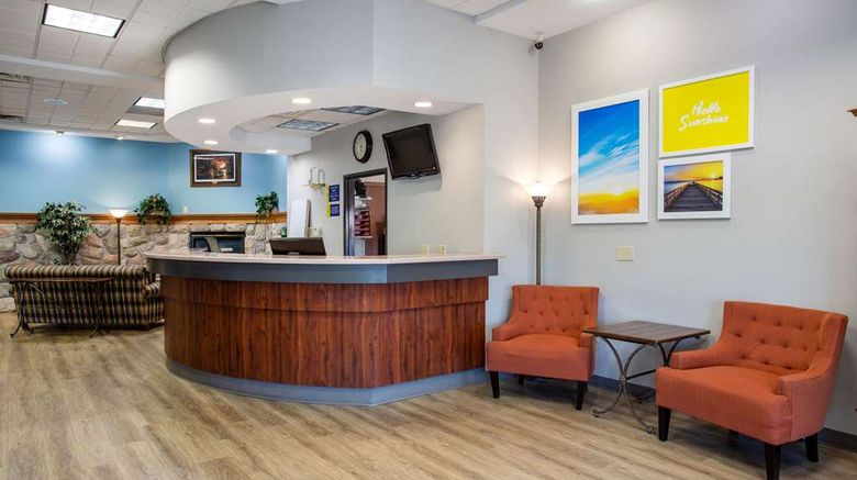 <b>Days Inn Marquette Lobby</b>. Images powered by <a href="https://iceportal.shijigroup.com/" title="IcePortal" target="_blank">IcePortal</a>.