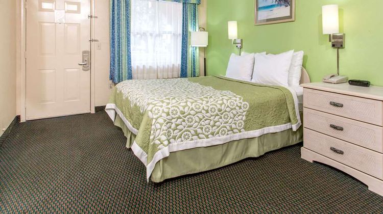 Days Inn Bradenton I-75 Room