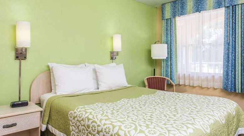 <b>Days Inn Bradenton I-75 Room</b>. Images powered by <a href="https://iceportal.shijigroup.com/" title="IcePortal" target="_blank">IcePortal</a>.