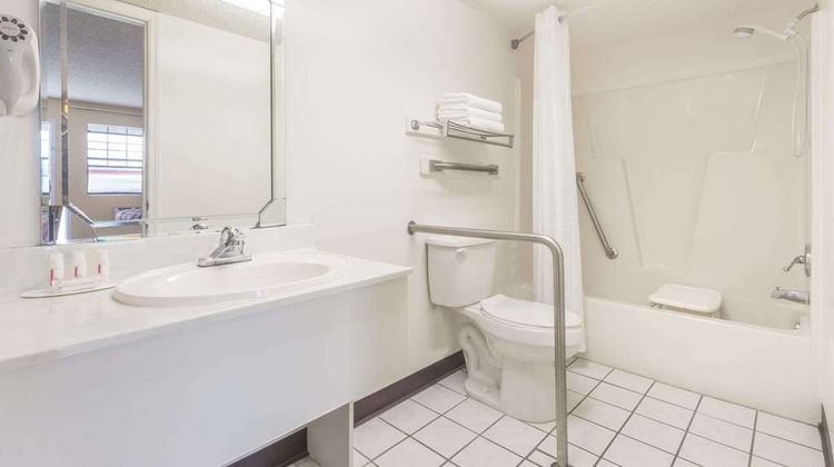 Days Inn Madison Room
