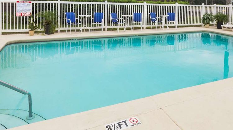 Days Inn Madison Pool