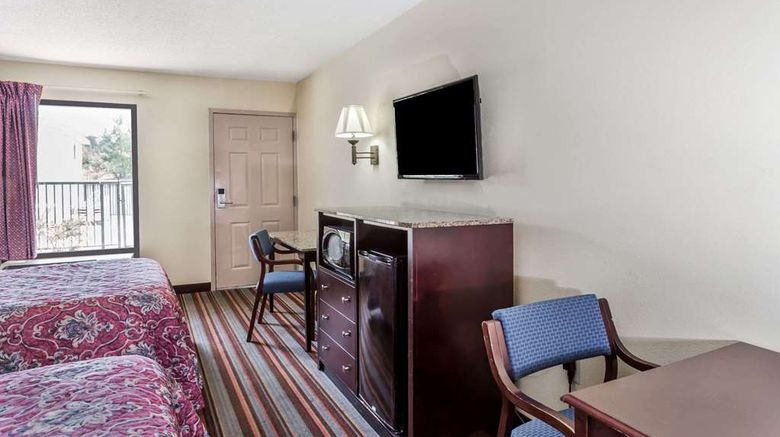 <b>Days Inn Sanford Room</b>. Images powered by <a href="https://iceportal.shijigroup.com/" title="IcePortal" target="_blank">IcePortal</a>.
