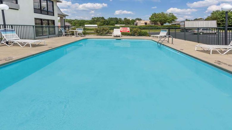 <b>Days Inn Sanford Pool</b>. Images powered by <a href="https://iceportal.shijigroup.com/" title="IcePortal" target="_blank">IcePortal</a>.