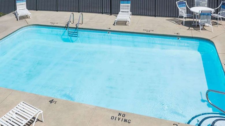 <b>Days Inn Sanford Pool</b>. Images powered by <a href="https://iceportal.shijigroup.com/" title="IcePortal" target="_blank">IcePortal</a>.