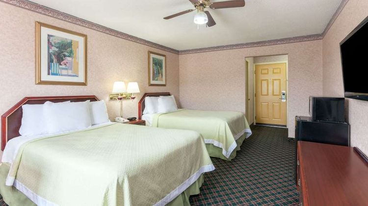 Days Inn Holladay Room