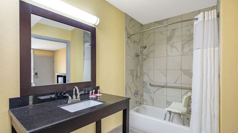 <b>Days Inn Muscle Shoals Room</b>. Images powered by <a href="https://iceportal.shijigroup.com/" title="IcePortal" target="_blank">IcePortal</a>.