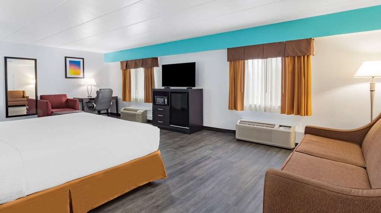 <b>Days Inn by Wyndham Livonia/Canton/Detro Room</b>. Images powered by <a href="https://iceportal.shijigroup.com/" title="IcePortal" target="_blank">IcePortal</a>.