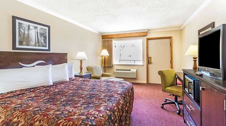 <b>Days Inn San Antonio SE by AT&T Center Room</b>. Images powered by <a href="https://iceportal.shijigroup.com/" title="IcePortal" target="_blank">IcePortal</a>.