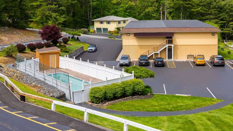 <b>Days Inn Wurtsboro Pool</b>. Images powered by <a href="https://iceportal.shijigroup.com/" title="IcePortal" target="_blank">IcePortal</a>.
