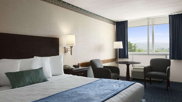 Days Inn Waynesboro Room