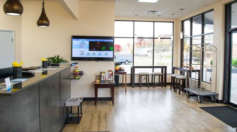 <b>Days Inn Waynesboro Lobby</b>. Images powered by <a href="https://iceportal.shijigroup.com/" title="IcePortal" target="_blank">IcePortal</a>.