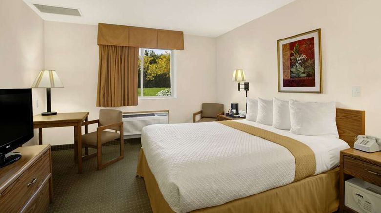 <b>Days Inn Rapid City Room</b>. Images powered by <a href="https://iceportal.shijigroup.com/" title="IcePortal" target="_blank">IcePortal</a>.
