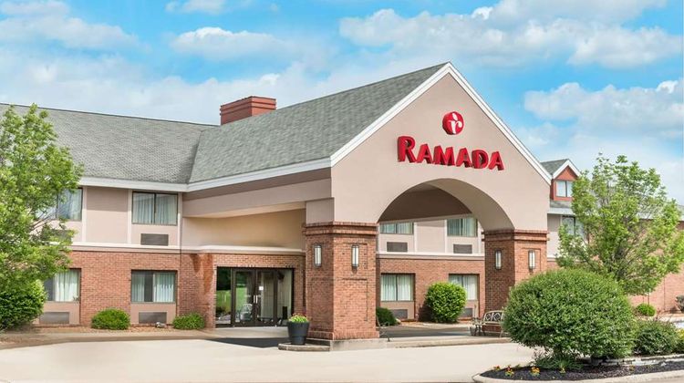 Ramada Vandalia Exterior