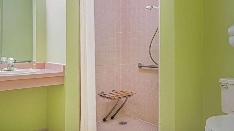 <b>Days Inn West-Eau Claire Room</b>. Images powered by <a href="https://iceportal.shijigroup.com/" title="IcePortal" target="_blank">IcePortal</a>.