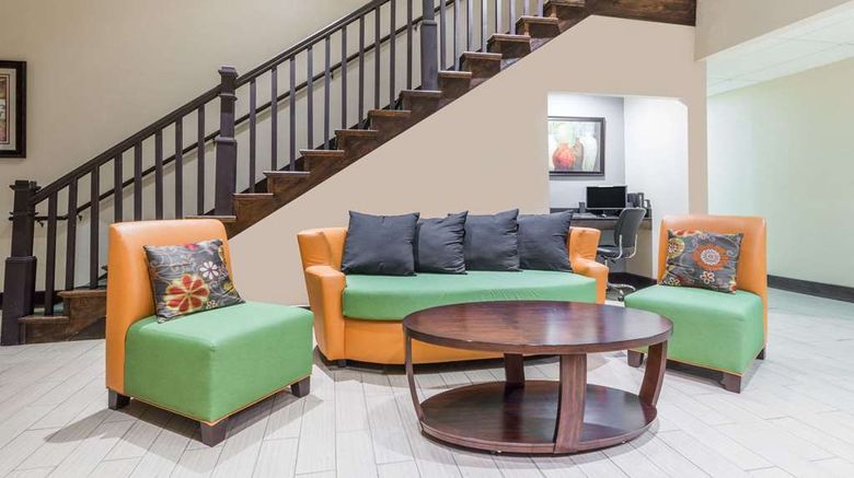 <b>Days Inn Ashland Lobby</b>. Images powered by <a href="https://iceportal.shijigroup.com/" title="IcePortal" target="_blank">IcePortal</a>.