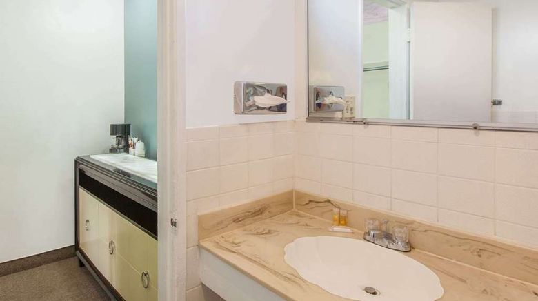<b>Days Inn Camarillo Ventura Room</b>. Images powered by <a href="https://iceportal.shijigroup.com/" title="IcePortal" target="_blank">IcePortal</a>.