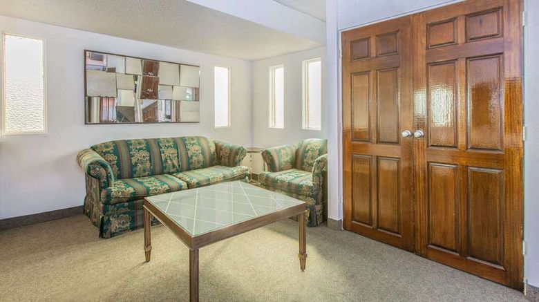 <b>Days Inn Camarillo Ventura Suite</b>. Images powered by <a href="https://iceportal.shijigroup.com/" title="IcePortal" target="_blank">IcePortal</a>.