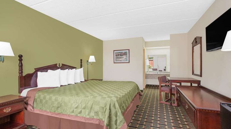 <b>Days Inn Eufaula Room</b>. Images powered by <a href="https://iceportal.shijigroup.com/" title="IcePortal" target="_blank">IcePortal</a>.