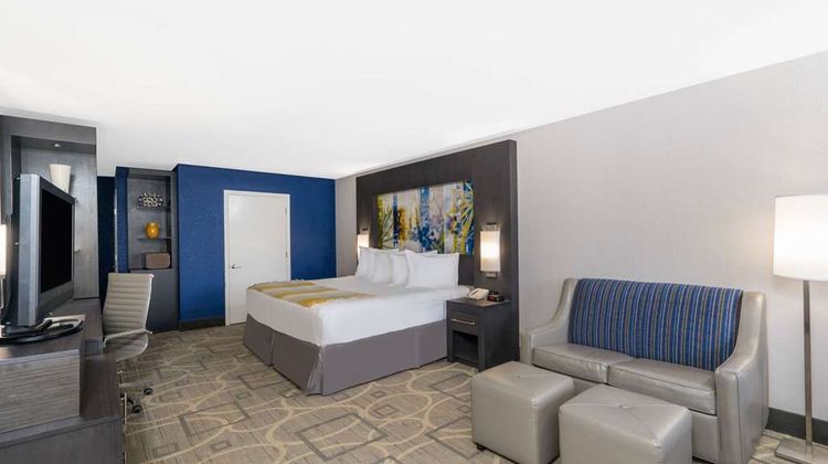 Days Inn Asheville North Suite