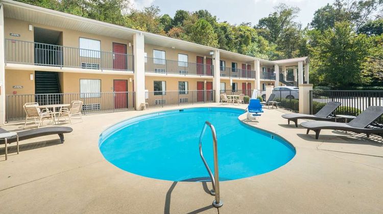 Days Inn Asheville North Pool