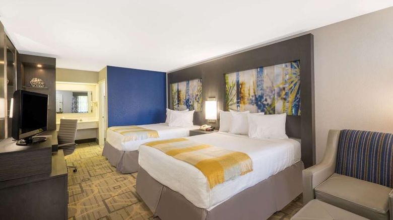 <b>Days Inn Asheville North Room</b>. Images powered by <a href="https://iceportal.shijigroup.com/" title="IcePortal" target="_blank">IcePortal</a>.