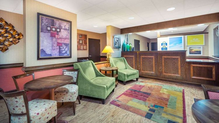 Days Inn Asheville North Lobby