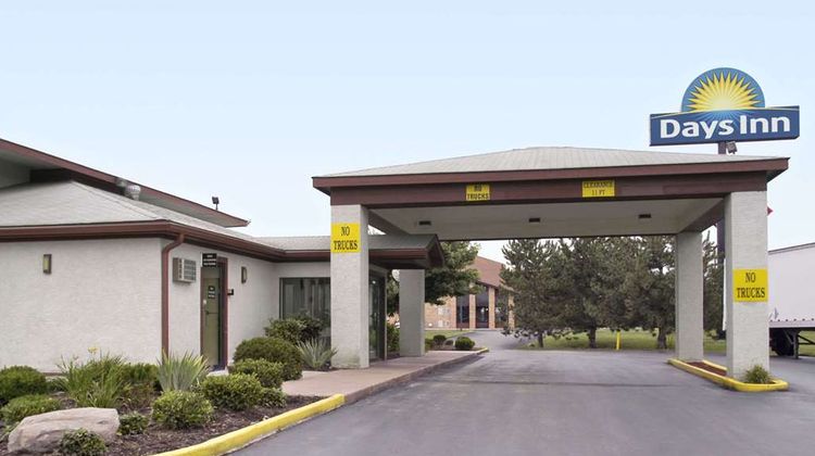 Days Inn Plainfield Exterior