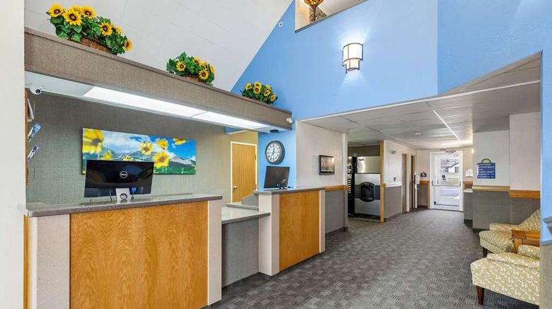 <b>Days Inn Great Falls Lobby</b>. Images powered by <a href="https://iceportal.shijigroup.com/" title="IcePortal" target="_blank">IcePortal</a>.