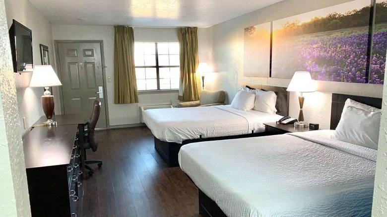 <b>Days Inn Canton Room</b>. Images powered by <a href="https://iceportal.shijigroup.com/" title="IcePortal" target="_blank">IcePortal</a>.