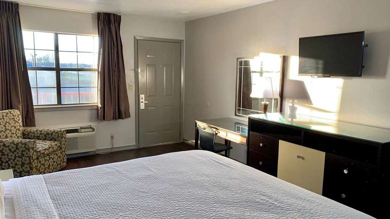<b>Days Inn Canton Room</b>. Images powered by <a href="https://iceportal.shijigroup.com/" title="IcePortal" target="_blank">IcePortal</a>.