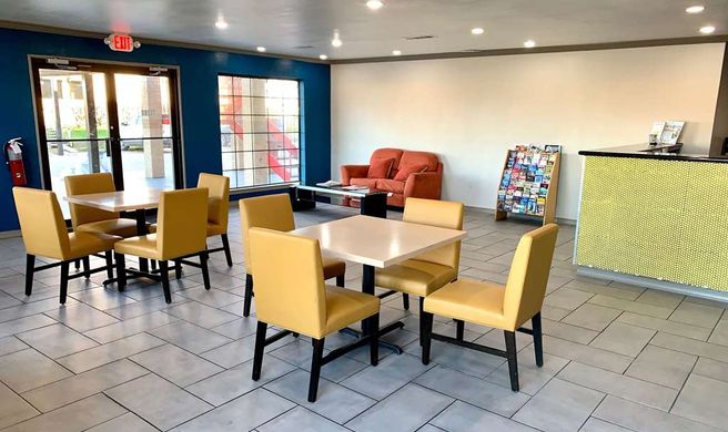 Days Inn Canton Lobby