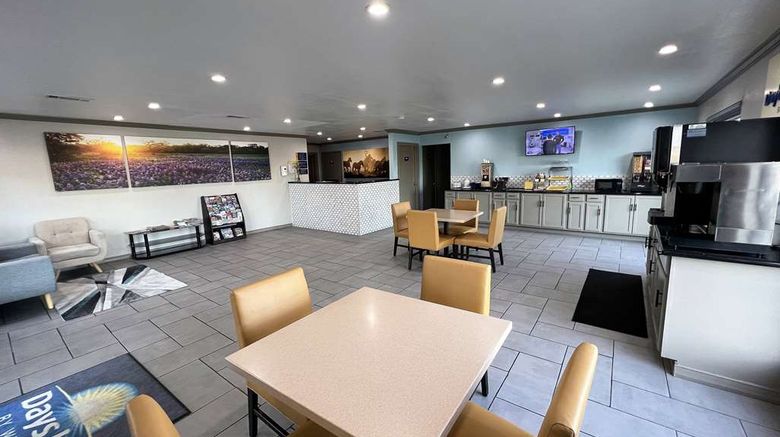 <b>Days Inn Canton Restaurant</b>. Images powered by <a href="https://iceportal.shijigroup.com/" title="IcePortal" target="_blank">IcePortal</a>.