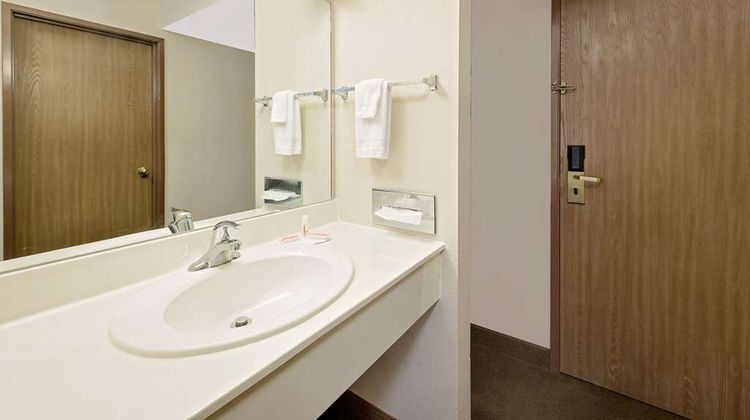 Days Inn Boonville Room