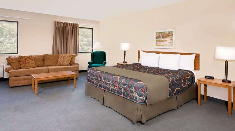 Days Inn Boonville Room