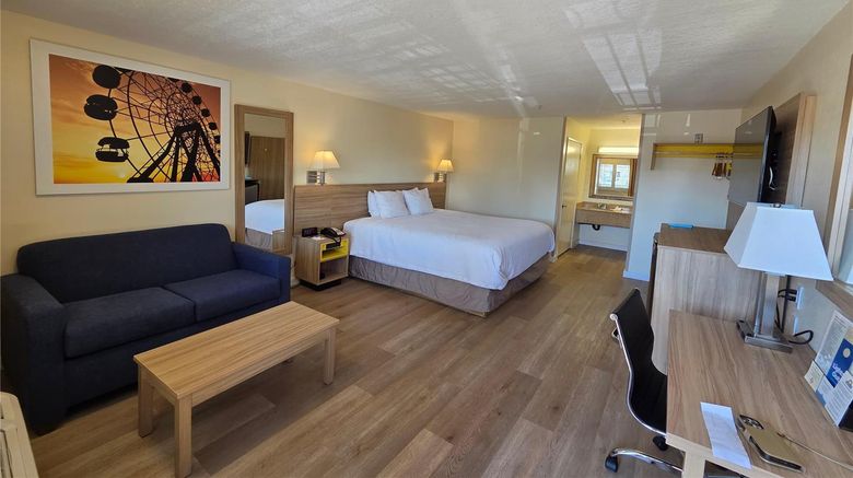 <b>Days Inn Alhambra CA Room</b>. Images powered by <a href="https://iceportal.shijigroup.com/" title="IcePortal" target="_blank">IcePortal</a>.