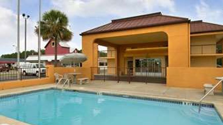 <b>Days Inn Moss Point Pascagoula Pool</b>. Images powered by <a href="https://iceportal.shijigroup.com/" title="IcePortal" target="_blank">IcePortal</a>.