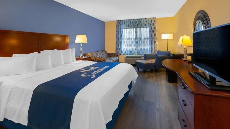 <b>Days Inn Milan/Cedar Point South Room</b>. Images powered by <a href="https://iceportal.shijigroup.com/" title="IcePortal" target="_blank">IcePortal</a>.