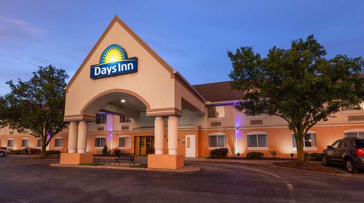 Days Inn Milan/Cedar Point South Exterior