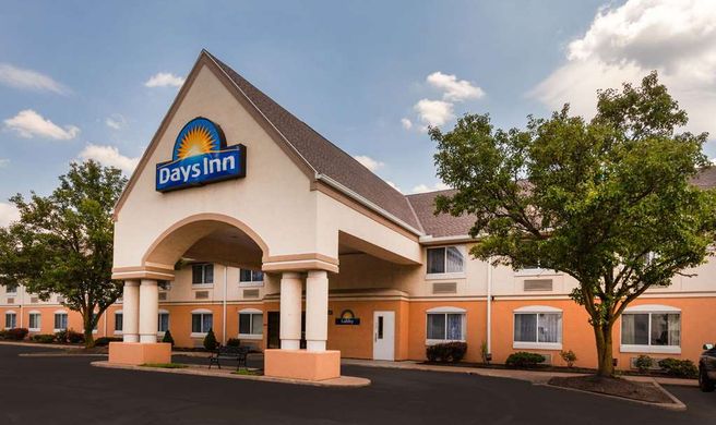 Days Inn Milan/Cedar Point South Exterior