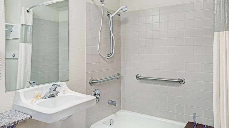 <b>Days Inn & Suites Page/Lake Powell Room</b>. Images powered by <a href="https://iceportal.shijigroup.com/" title="IcePortal" target="_blank">IcePortal</a>.