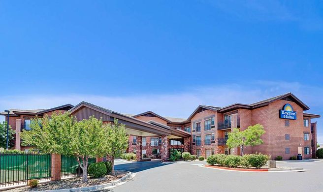 Days Inn & Suites Page/Lake Powell Exterior