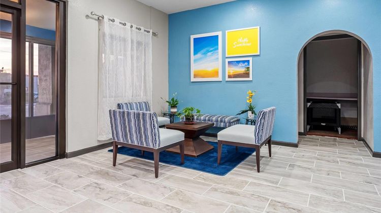 Days Inn Troy Lobby