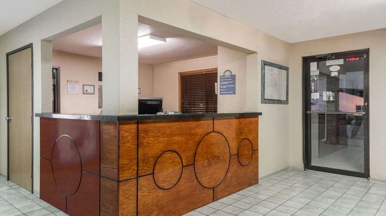 <b>Days Inn Muncie -Ball State University Lobby</b>. Images powered by <a href="https://iceportal.shijigroup.com/" title="IcePortal" target="_blank">IcePortal</a>.