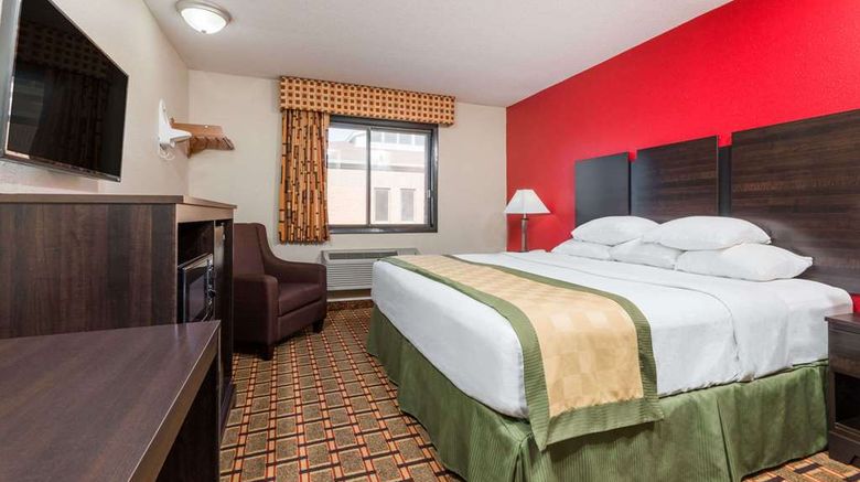 <b>Days Inn Muncie -Ball State University Room</b>. Images powered by <a href="https://iceportal.shijigroup.com/" title="IcePortal" target="_blank">IcePortal</a>.