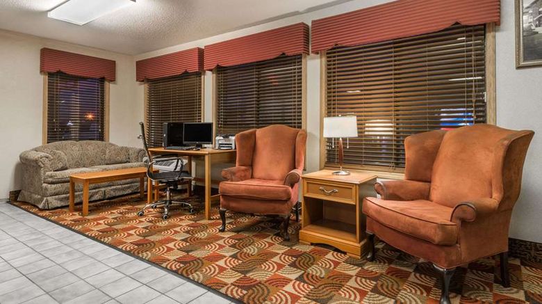 <b>Days Inn Muncie -Ball State University Lobby</b>. Images powered by <a href="https://iceportal.shijigroup.com/" title="IcePortal" target="_blank">IcePortal</a>.