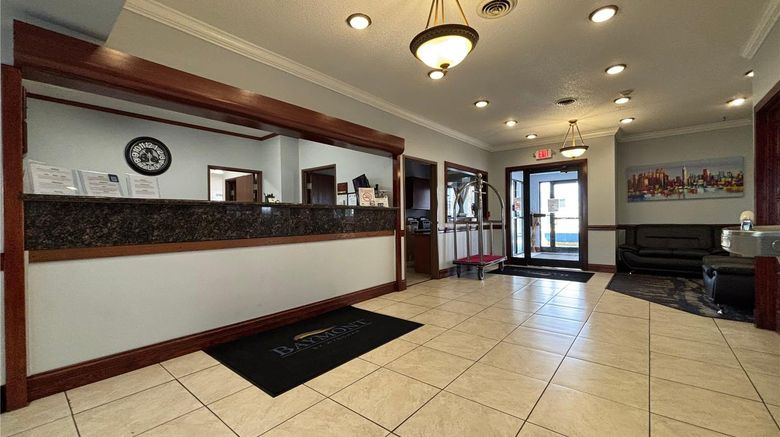 <b>Baymont by Wyndham Decatur North Lobby</b>. Images powered by <a href="https://iceportal.shijigroup.com/" title="IcePortal" target="_blank">IcePortal</a>.