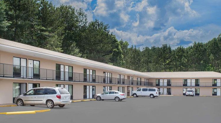 Days Inn Newton Exterior