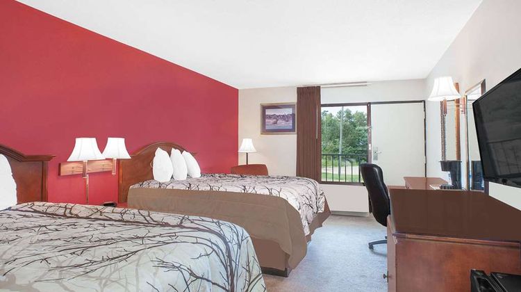 Days Inn Newton Room