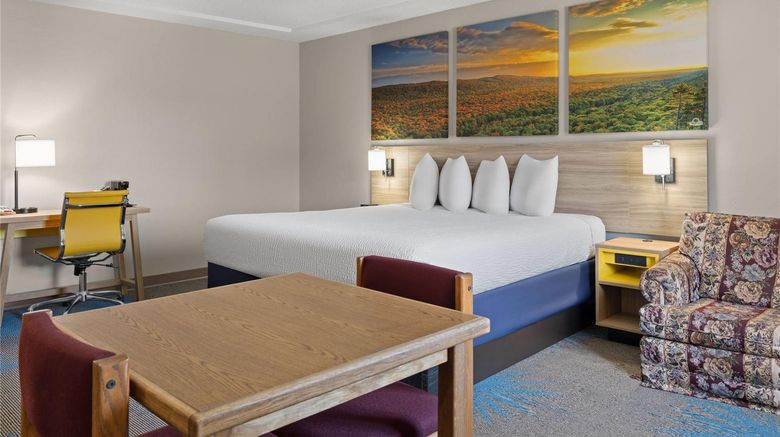 <b>Days Inn Jamestown Suite</b>. Images powered by <a href="https://iceportal.shijigroup.com/" title="IcePortal" target="_blank">IcePortal</a>.